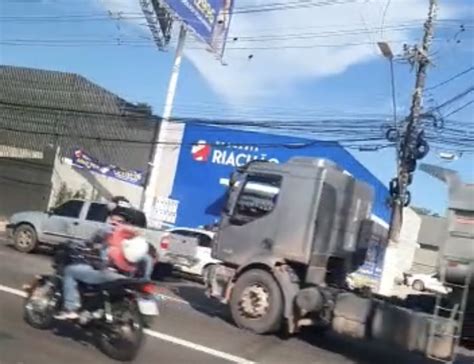 Urgente pedestre é brutalmente atropelado por guincho na av Torquato