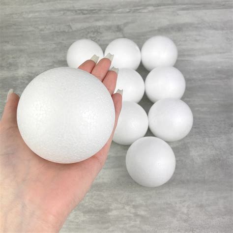 Gros Lot 100 boules pleines Diam 7 cm en polystyrène Sphères