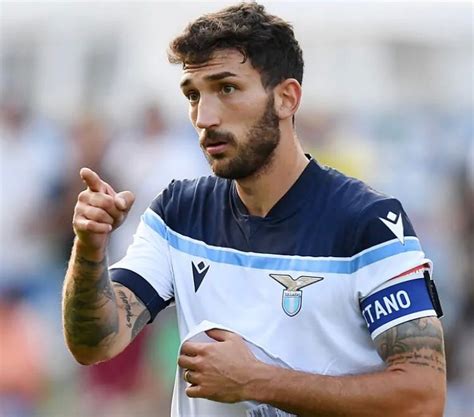 Italia Un Calciatore Della Lazio Convocato In Extremis