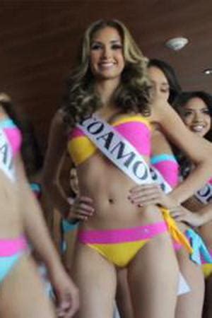 Hot Sexy Shanira Blanco Bikini Pics