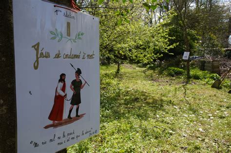 Bol de riz et chemin de croix à l école de La Rochelle Fenelon Notre