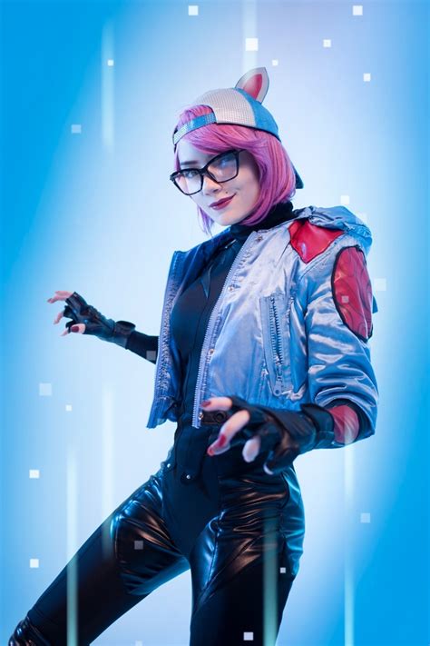 Dangerous Cat - Fortnite Lynx Cosplay - FreeMMORPG.top