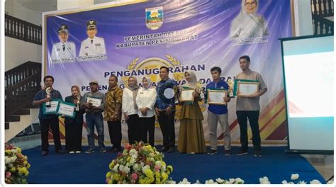 Bongkar Post Mahasiswa FKIP Juara II Inovasi Daerah Pesisir Barat