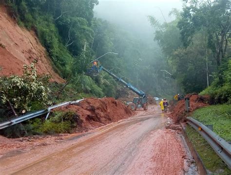 Após mais de 72 horas rodovia dos Tamoios segue interditada Vale do