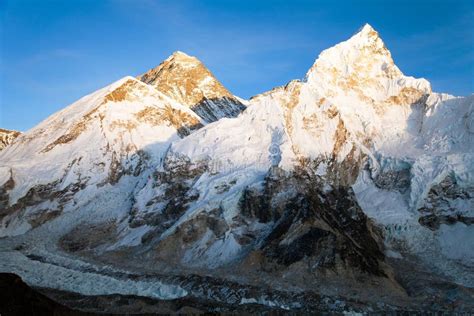 Evening Panoramic View Of Mount Everest Stock Image Image Of Patthar