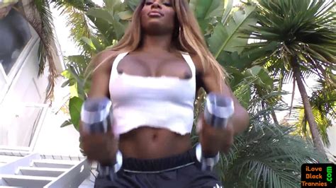 Sporty Ebony Shemale Gets Her Ass Toyed Ashemaletube