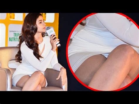 Alia Bhatt Flashes White Panty Shocking Wardrobe Malfunction Youtube