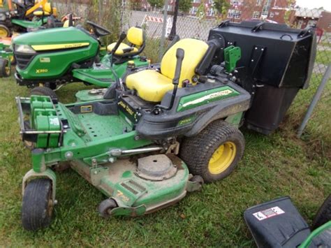 John Deere Z R Zero Turn With Deck Power Bagger Suitcase