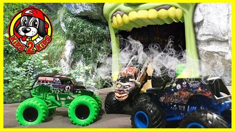 Zombie Madness Time Travel Cave Monster Jam Toy Trucks Playset Ft Grave Digger And Son Uva