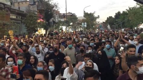 Videos Irán Al Menos Cuatro Muertos Y 75 Heridos En Los Disturbios