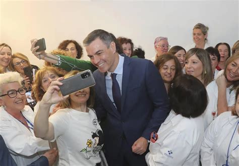 Pedro Sánchez en Asturias así fue su visita al HUCA El Comercio