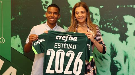 Palmeiras Joia da base Estêvão assina primeiro contrato profissional