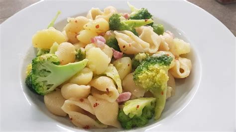 Ricetta Pasta Broccoli E Patate Cucinare It