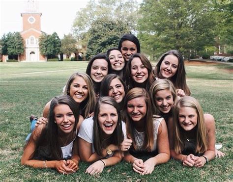 13 Cute Pictures To Take With Your Sorority Sisters Sorority Pictures