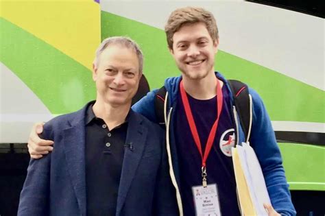 Gary Sinise From Csi Ny Announces Sons Death After Battle With