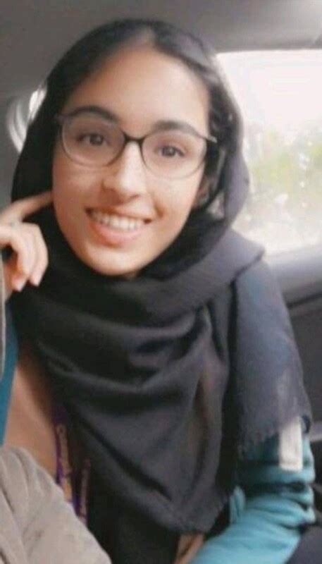 Naughty Horny Paki Sexy Slim Gf Snap Leak Homemade Nude Selfie Pics Set