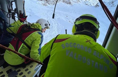 Scivola In Un Canalone Alpinista Muore Sul Monte Bianco Notizie