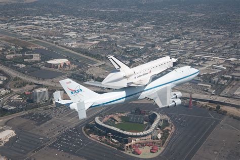 Endeavour Over The Los Angeles Area Ed12 0317 047 Flickr