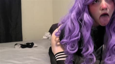 Demonicdivine Sexy Egirl Is Too Horny To Workout