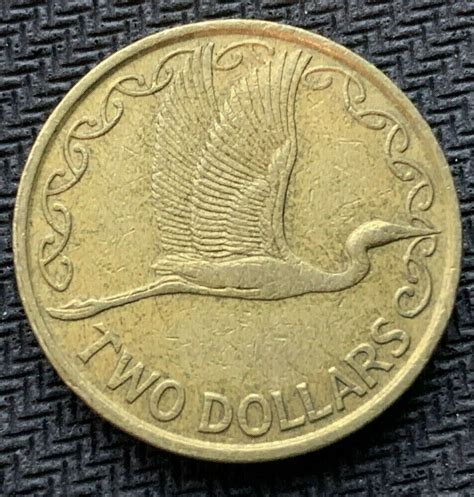 1990 New Zealand 2 Dollars Coin Circulated World B108