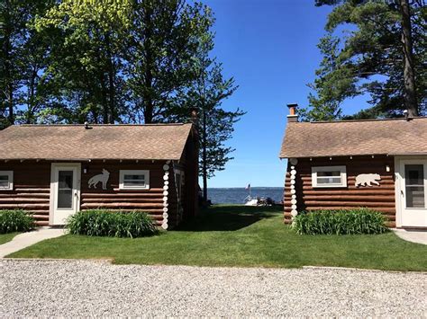 Cabin Retreat In Houghton Lake Michigan