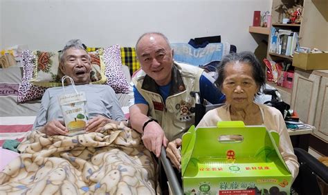 《溫馨袍澤情》花蓮市後備軍人輔導中心主任陳勁曄～關懷94歲老榮民施扶西生活起居！ 東台灣新聞網