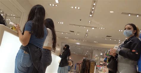 Not Oc Latina With Nice Dump Caught On Spandex Leggings Yoga Pants Forum