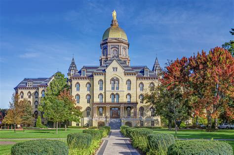 Main Administration Building on the Campus of Notre Dame Univers ...