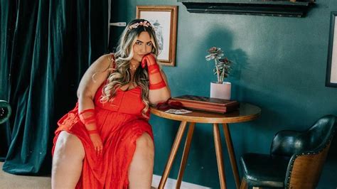 Itzel 🦋 Curvy And Plus Size Model Biography Wiki Age Height Weight Figure Career