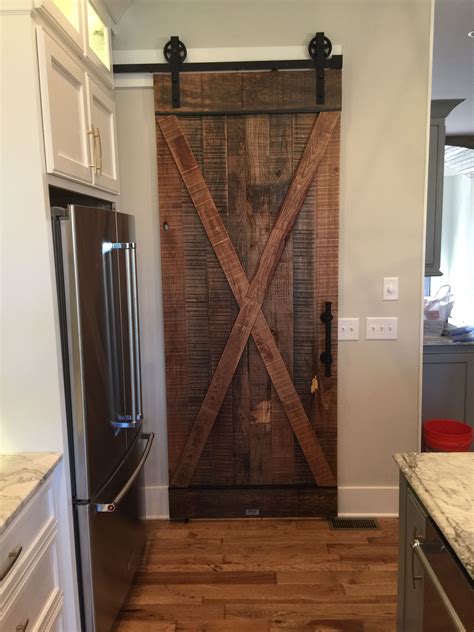 10 Kitchen Barn Door Ideas DECOOMO