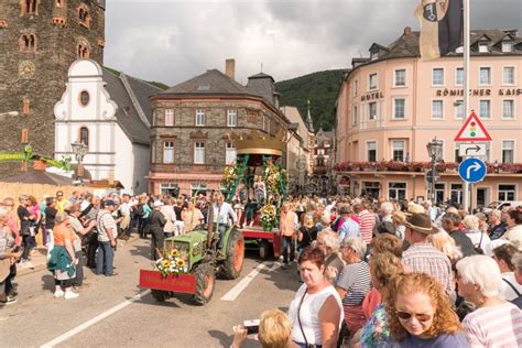 Wine Festival Parade in Bernkastel-Kues, Rheinland-Pfalz, Germany, Europe Editorial Photo ...