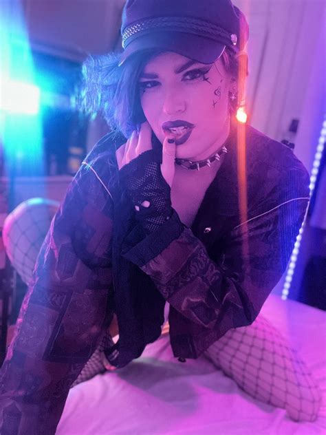 Bugs Baby Milf Maytrix Off On Twitter Punk Rock Gf