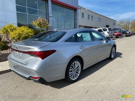 Celestial Silver Metallic Toyota Avalon Hybrid Limited Exterior