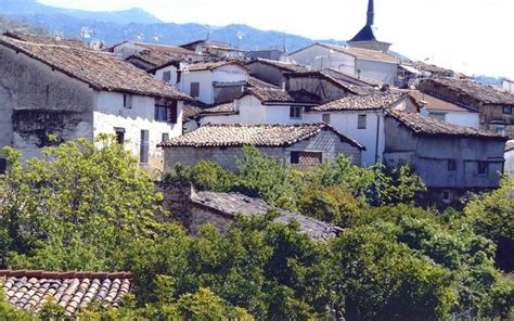 Qu Ver En Losar De La Vera El Pueblo Habitado Por Esculturas