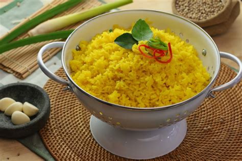 Cara Membuat Nasi Kuning Dijamin Pulen Dan Gurih