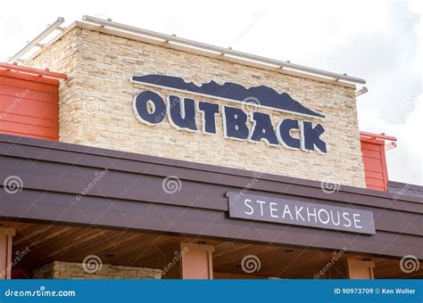 Outback Steakhouse Exterior And Sign Editorial Stock Image Image Of Diner Pepper 90973709