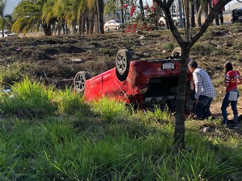 Volcadura En La Salida A Guadalajara Deja Dos Heridos