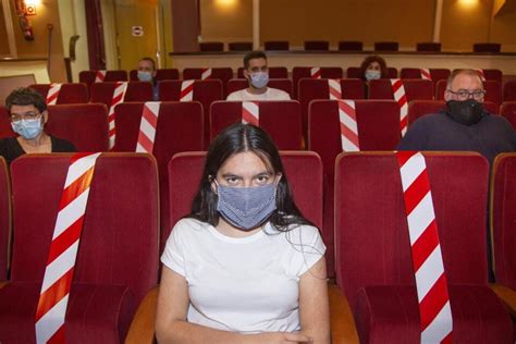 Cines Podrán Abrir A Una Cuarta Parte De Su Capacidad 😷🎬 Chismes Today