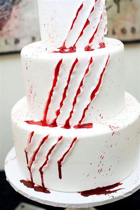 Slasher Cake Plat Halloween Scary Halloween Cakes Halloween Torte