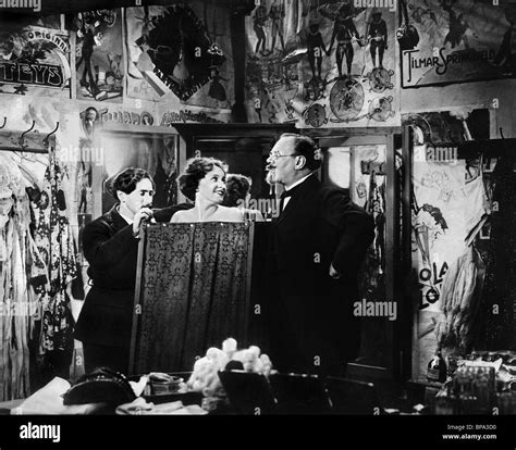 JOSEF VON STERNBERG, MARLENE DIETRICH, EMIL JANNINGS, THE BLUE ANGEL, 1930 Stock Photo - Alamy