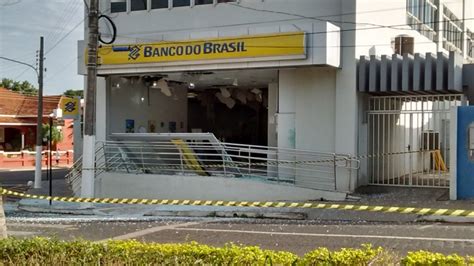 Bandidos Explodem Terminais Da Ag Ncia Do Banco Do Brasil Em Ipameri