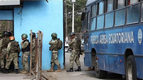 Cinco Reclusos Mueren Durante Choque De Bandas En C Rcel De Quito