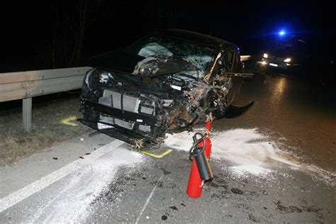 Blumberg Autofahrer Stirbt Bei Unfall Auf B 27 Blumberg