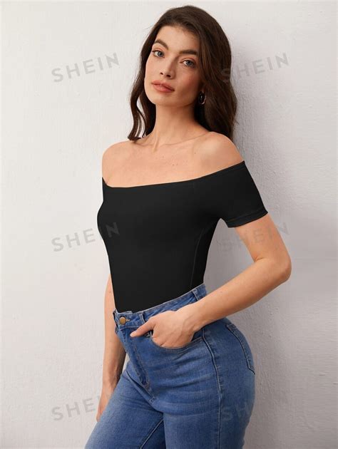 SHEIN x Deborah SHEIN BASICS Camiseta sólida con hombros descubiertos