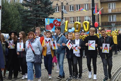 Skarbnikowe Gody 2022 w Zabrzu Barwny korowód przeszedł przez miasto