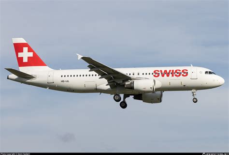 HB IJL Swiss Airbus A320 214 Photo By Kevin Hackert ID 1375035