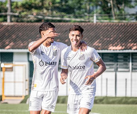 Rodrigo Cezar Faz Hat Trick E Santos Goleia O Mauaense Pelo Paulista