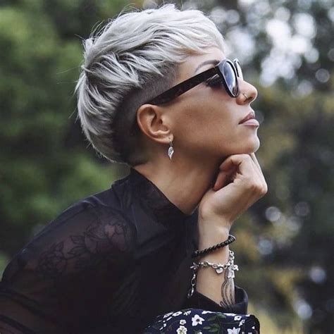 Undercut Frauen Eine Moderne Frisur F R Einen Ausgefallenen Look