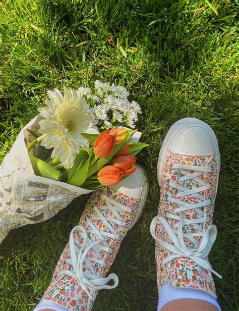 floral converse | Floral converse, Pretty shoes, Cute converse