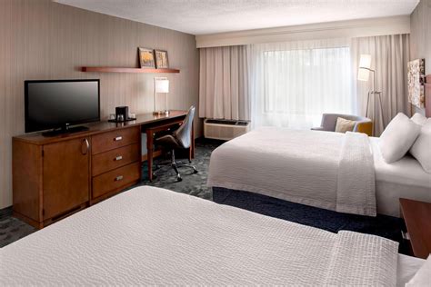 Hotel in Parsippany, NJ, with an Indoor Pool | Courtyard Parsippany